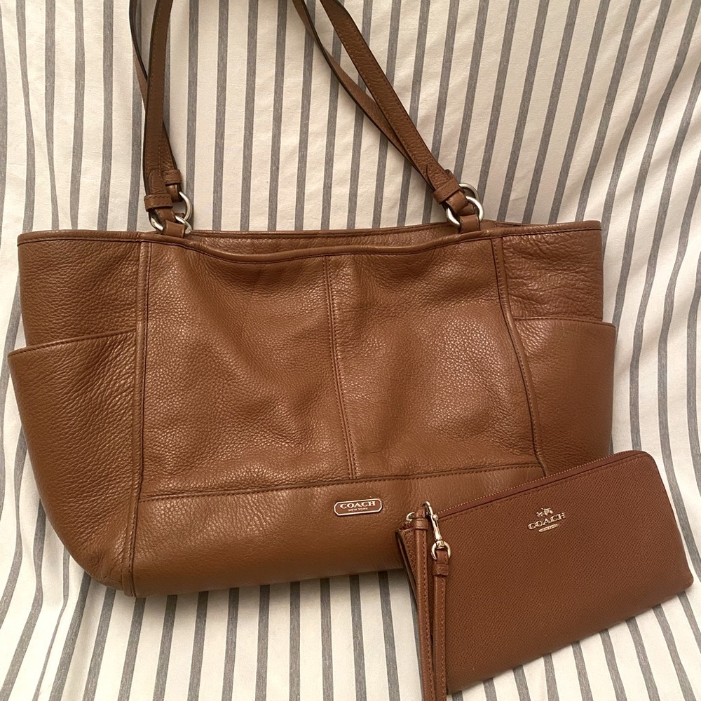 Coach three piece set Leather Zip Top Tote Bag Wallet Wristlet